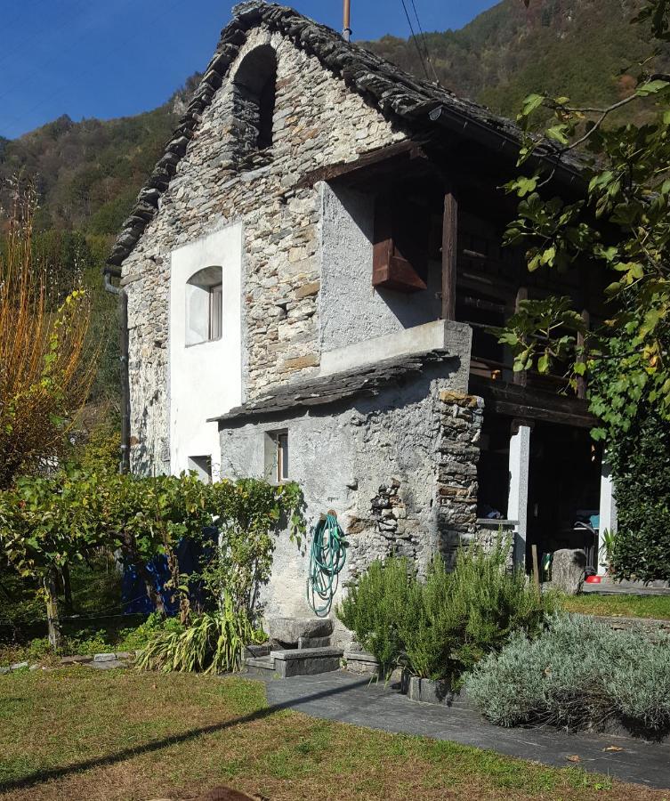 Rustico Pult Villa Someo Luaran gambar